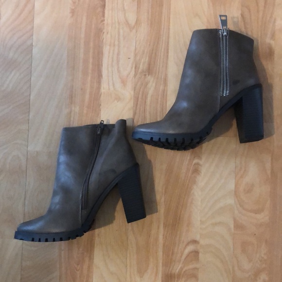 Gorgeous dark taupe boots - Picture 5 of 10